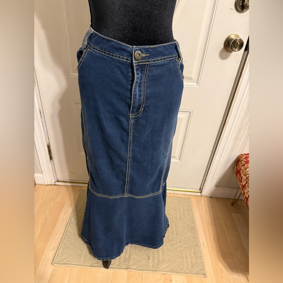 Ashley Stewart Dresses & Skirts - Denim skirt